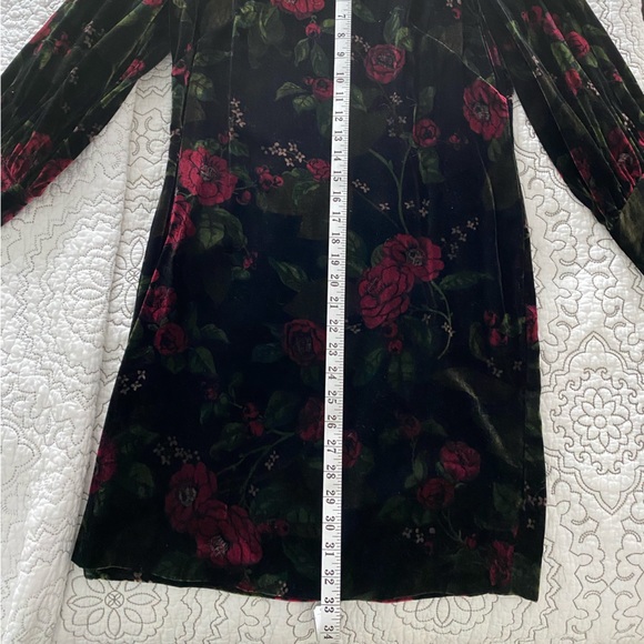 Ann Taylor Cuffed Floral Velvet Shift Dress | Size US 2 - Picture 13 of 13